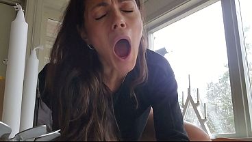 Coroa Gostosa Tem Buceta E Bunda Esticadas Com Vibrador Do Motoboy