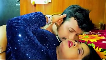 Coroa Indiana Faz Boquete Com Goela Profunda No Aniversário De Casamento