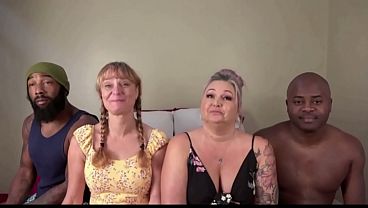 Coroas bundudas gostosas com peitos grandes levam pau duro na bunda apertada