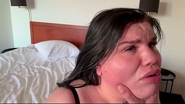Gordinha submissa e excitada apanha e goza com violência até desmaiar