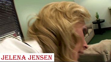 Jelena Jensen E Tanya Tate Fazem Cena Lésbica Em Sala De Massagem