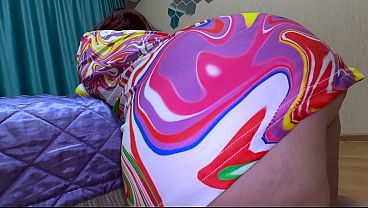 Madrasta Madura Estava Na Cama E Não Sabia Que O Enteado Estava
