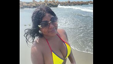 Meia-irmã curte sexo na praia com desconhecidos