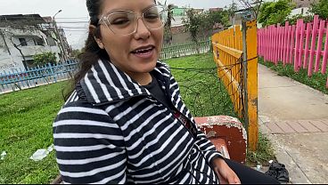 Minha meia-irmã sonha em virar atriz pornô e eu resolvi ajudar