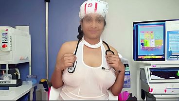 Paciente de pau grande seduz enfermeira no falso sexo hospitalar